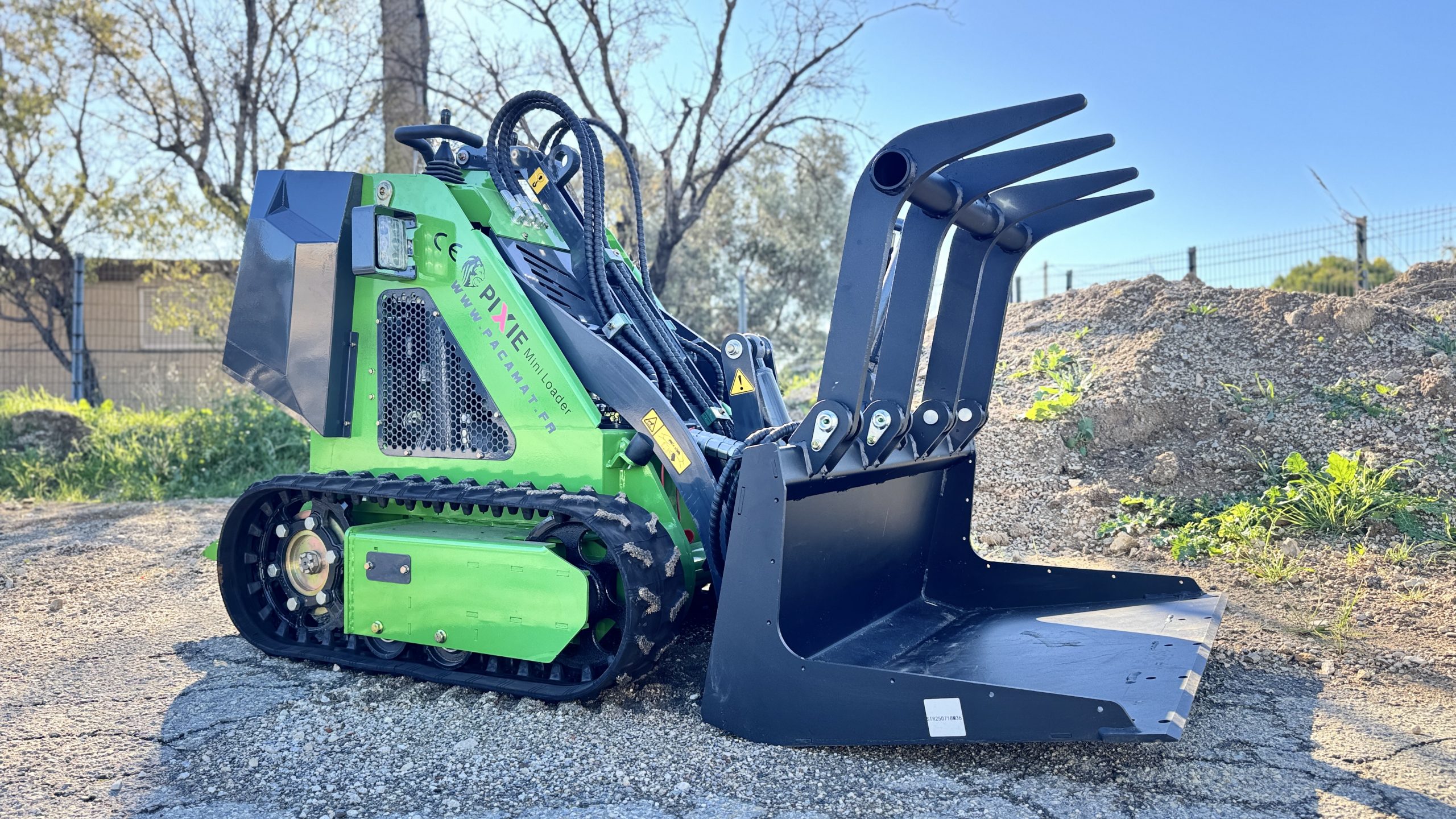 Valet de ferme sur chenilles PIXIE PX 320-C